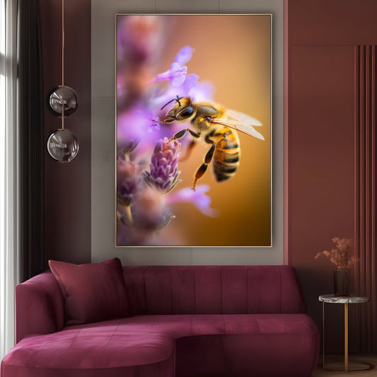 Pčela među laticama
